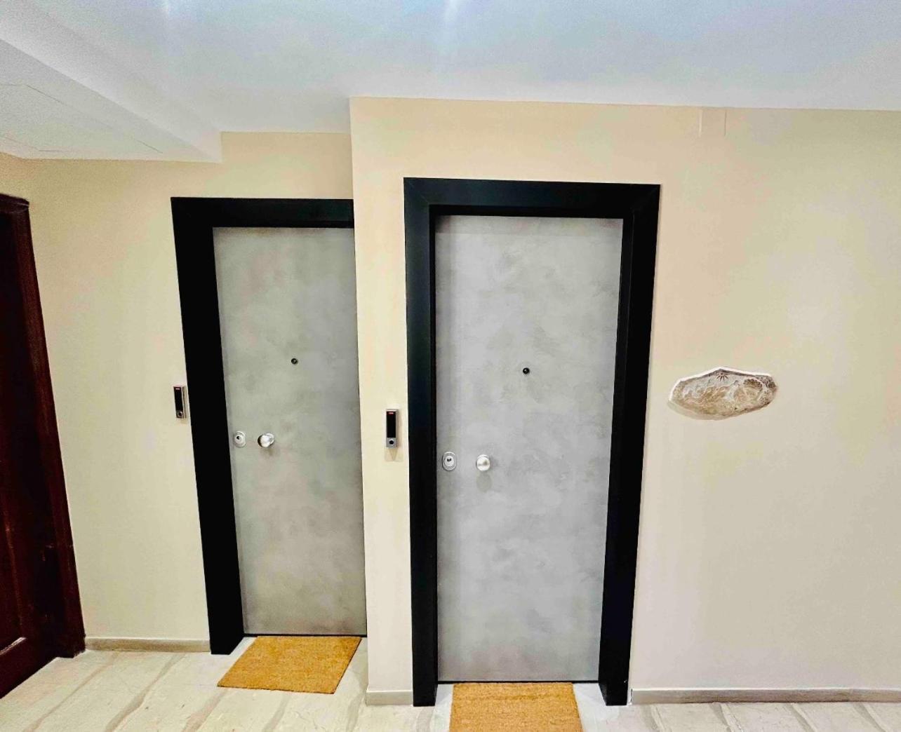 Port Twins Suites No2 Pireus Exteriér fotografie